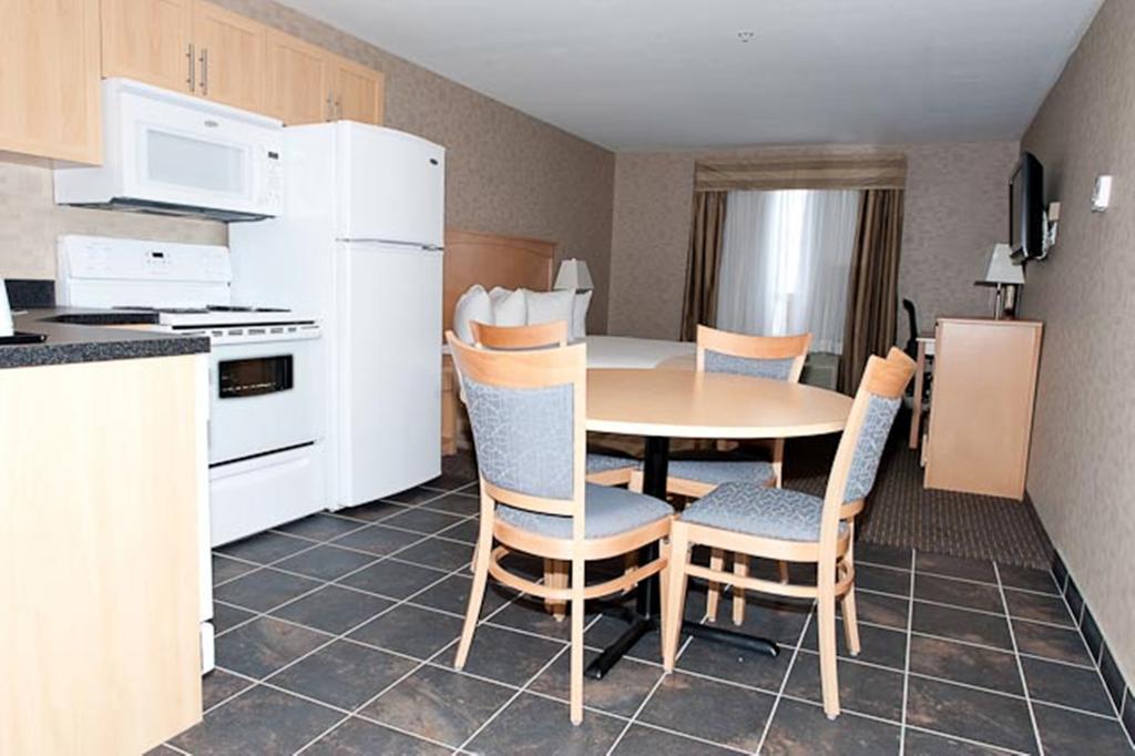 Paradise Inn And Suites Valleyview Екстер'єр фото